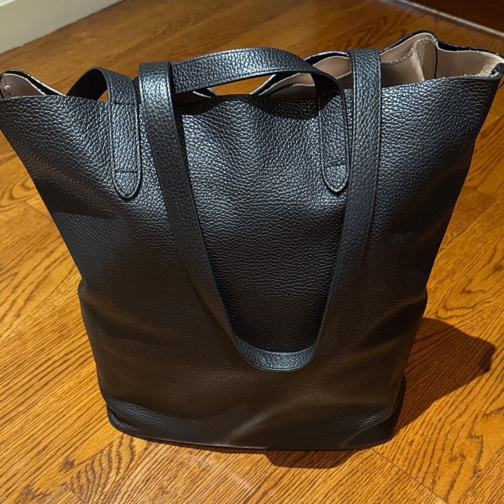 Cuyana Black Leather Tote Bag
